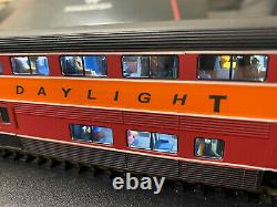 Kato HO Model Amtrak Superliner Coach in Daylight Scheme lights figures markers