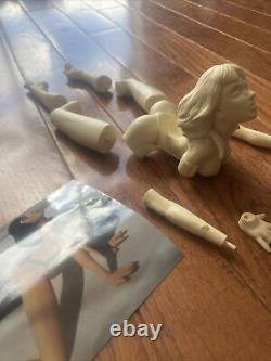 Kit de modèle de figurine en résine VAMPIRELLA non peint, non assemblé, vintage, RARE, mains et genoux.