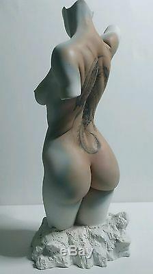 Nu Érotique Dragon Tattoo Femme Torse Modèles Jaydee Sculpture Jonathan Dewar